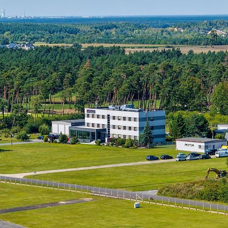 Hotel Aviator Kamien Slaski Экстерьер фото