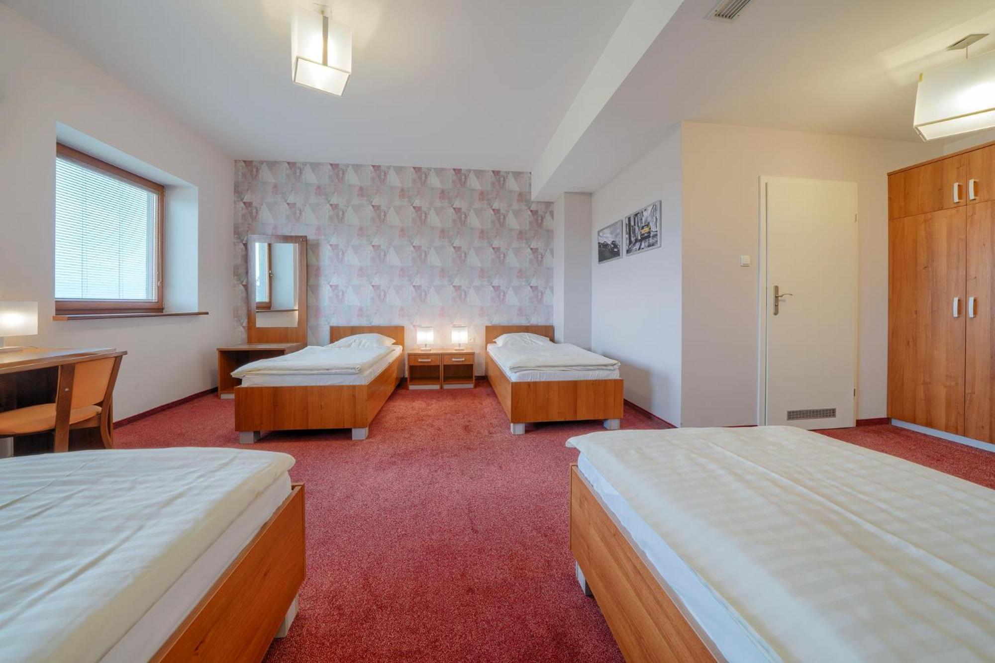 Hotel Aviator Kamien Slaski Экстерьер фото