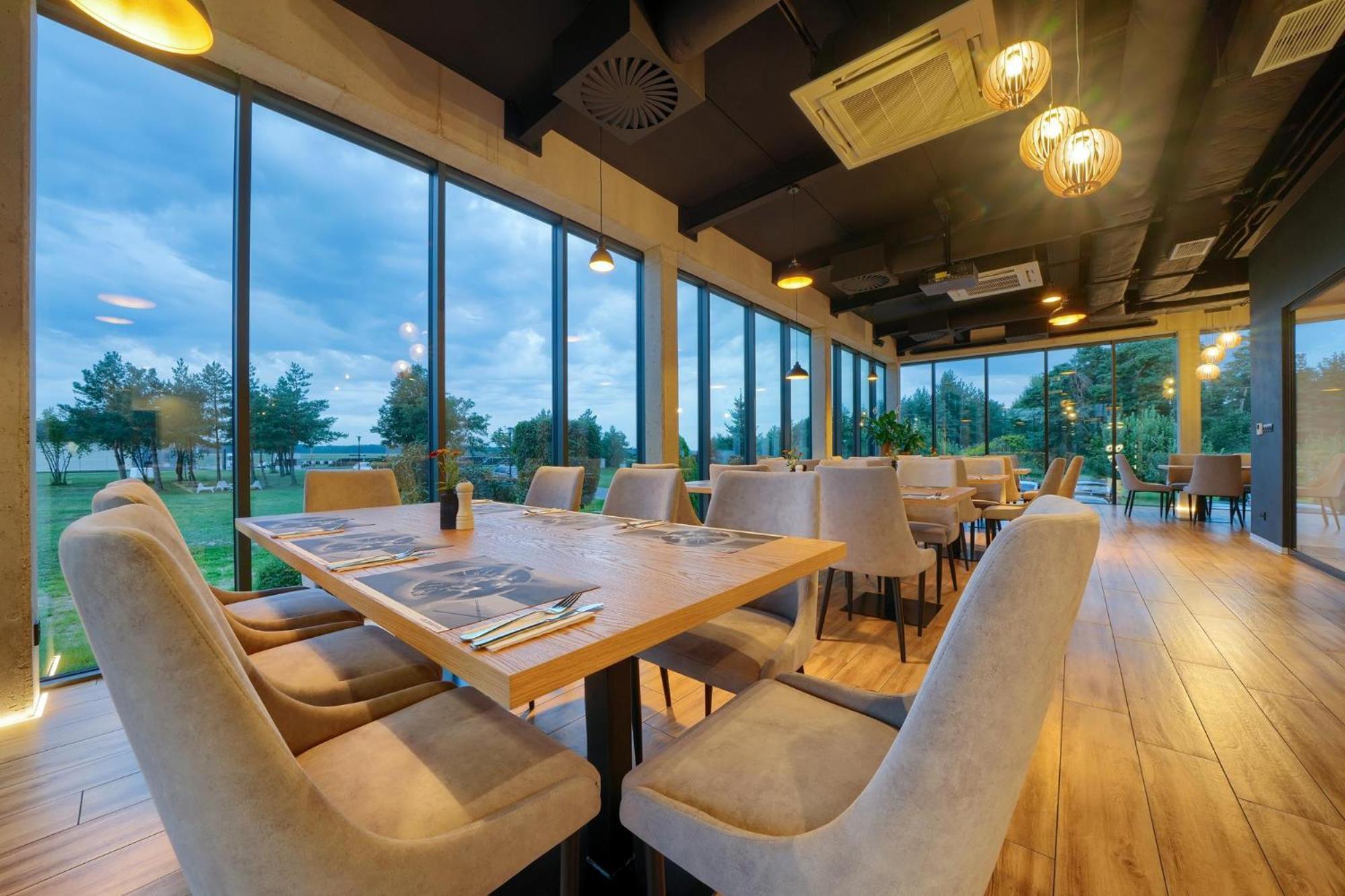 Hotel Aviator Kamien Slaski Экстерьер фото
