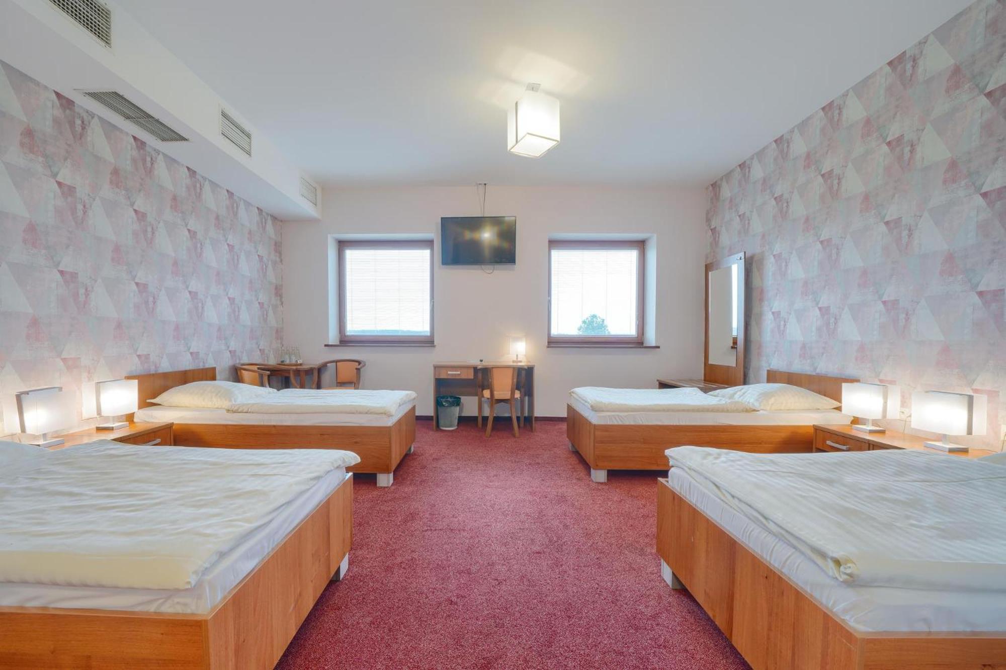 Hotel Aviator Kamien Slaski Экстерьер фото