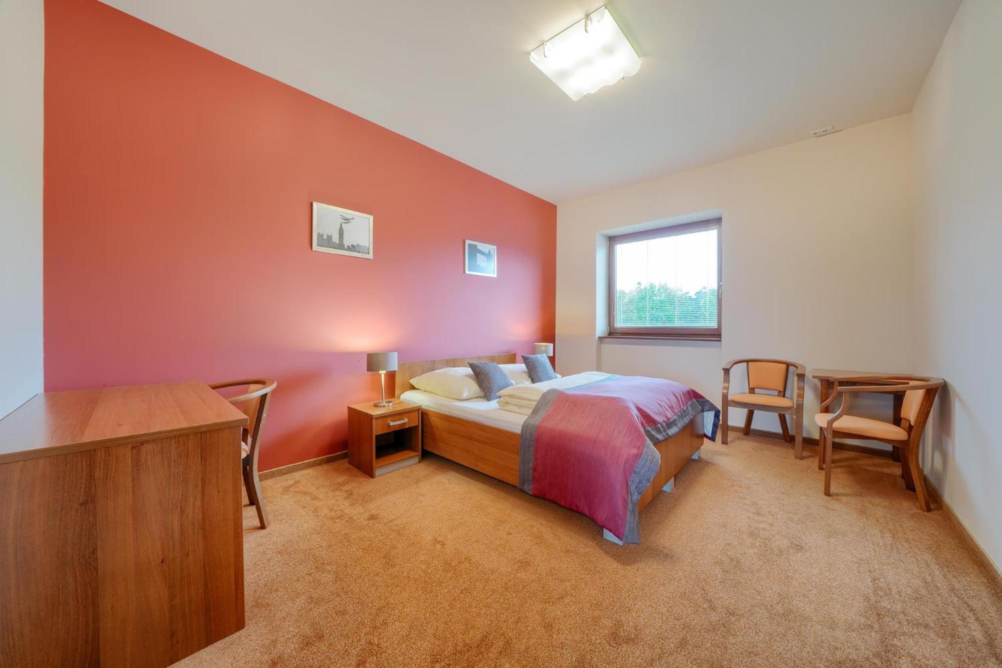 Hotel Aviator Kamien Slaski Экстерьер фото