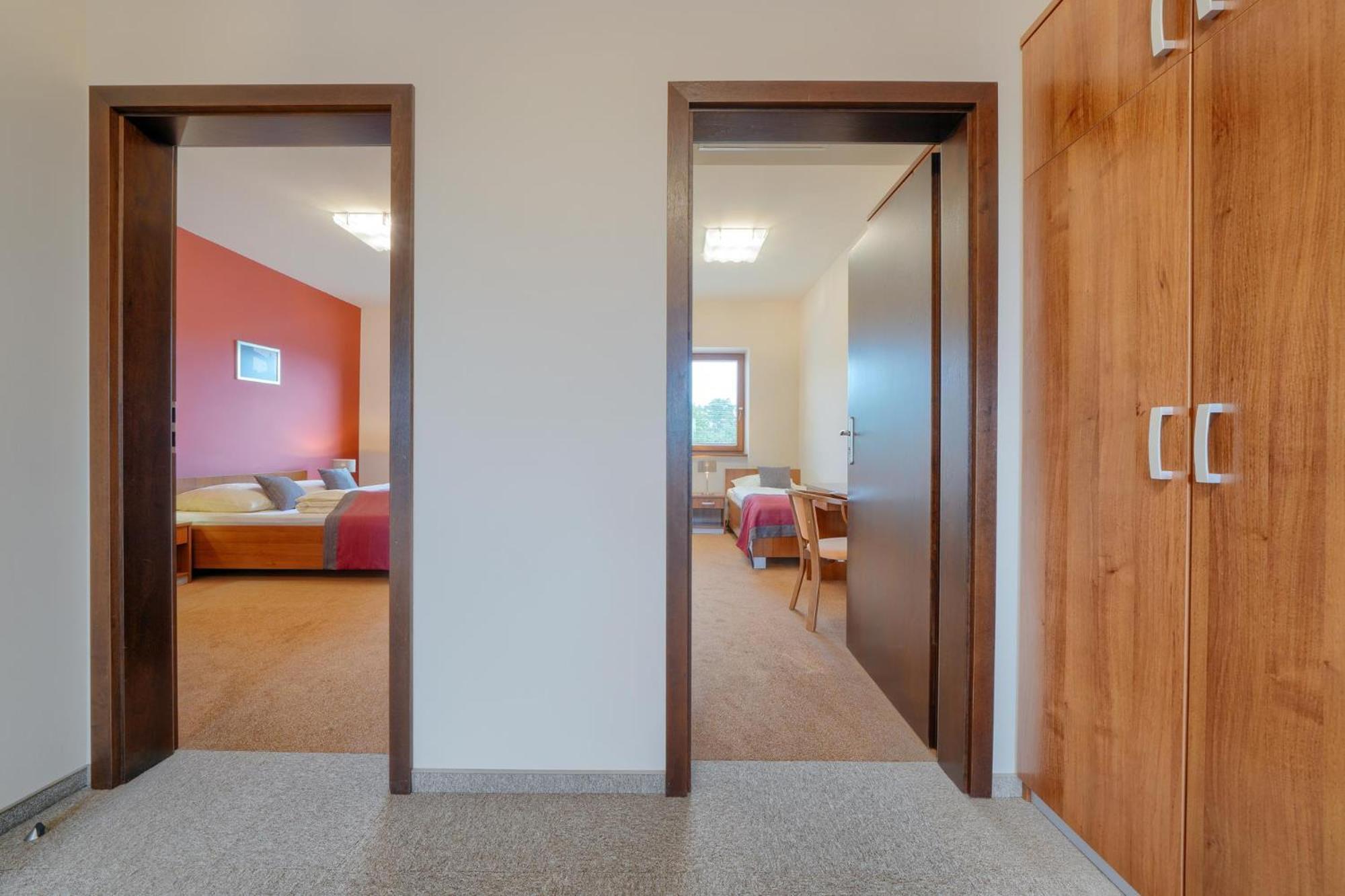 Hotel Aviator Kamien Slaski Экстерьер фото