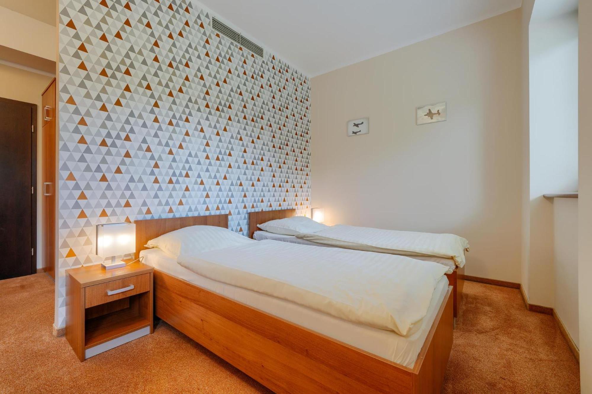 Hotel Aviator Kamien Slaski Экстерьер фото